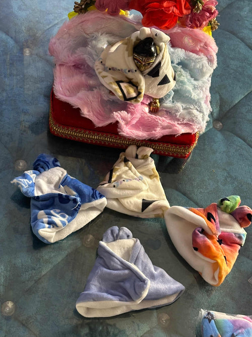 WINTER BUNNY PONCHU (RANDOM COLOUR)